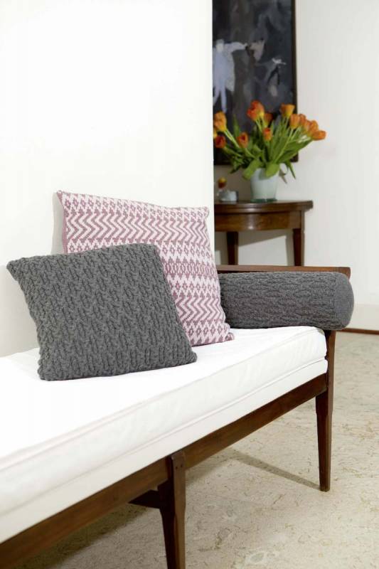 Knitting set Jacquard cushion MERINO 150 with knitting instructions in garnwelt box in size 50 x 50 cm