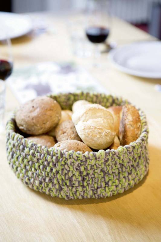 Knitting set Bread basket  with knitting instructions in garnwelt box in size ca 20 cm Durchmesser